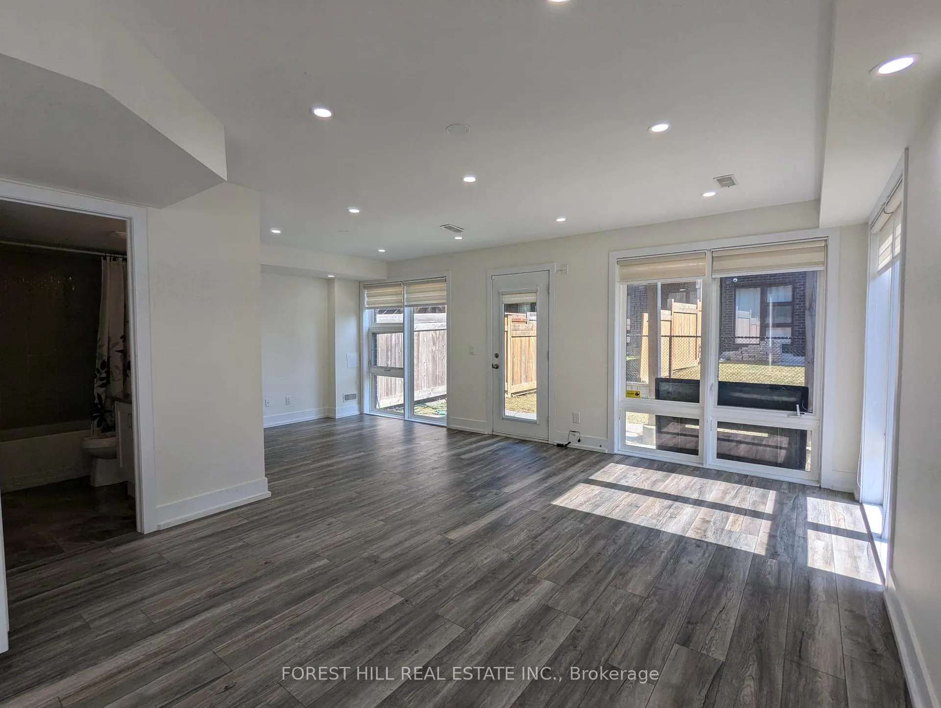 Photo 29 of 1 Sable Road, Vaughan, Patterson — HOMEH