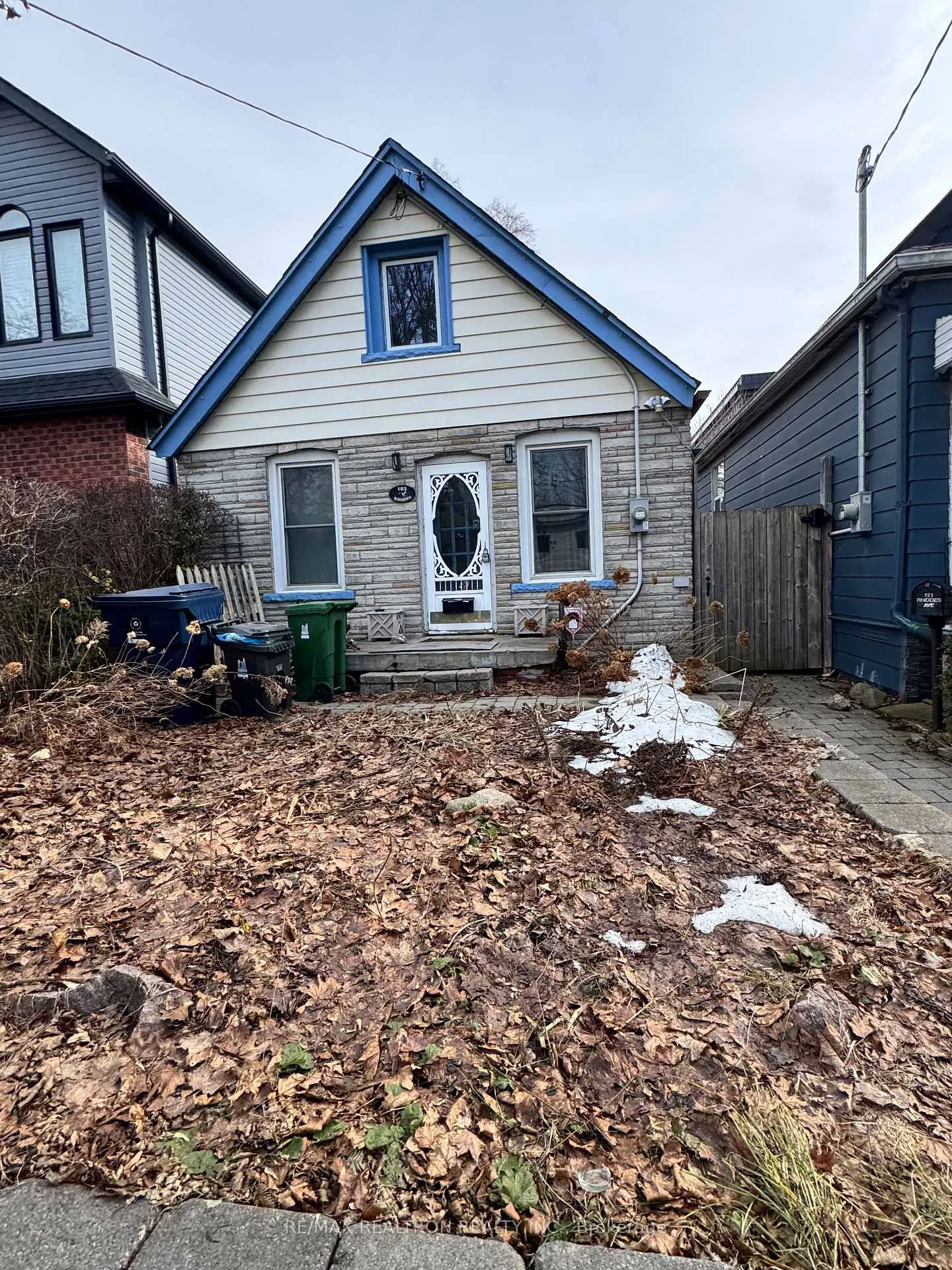 Photo 2 of 123 Rhodes Avenue, Toronto, Greenwood-Coxwell — HOMEH