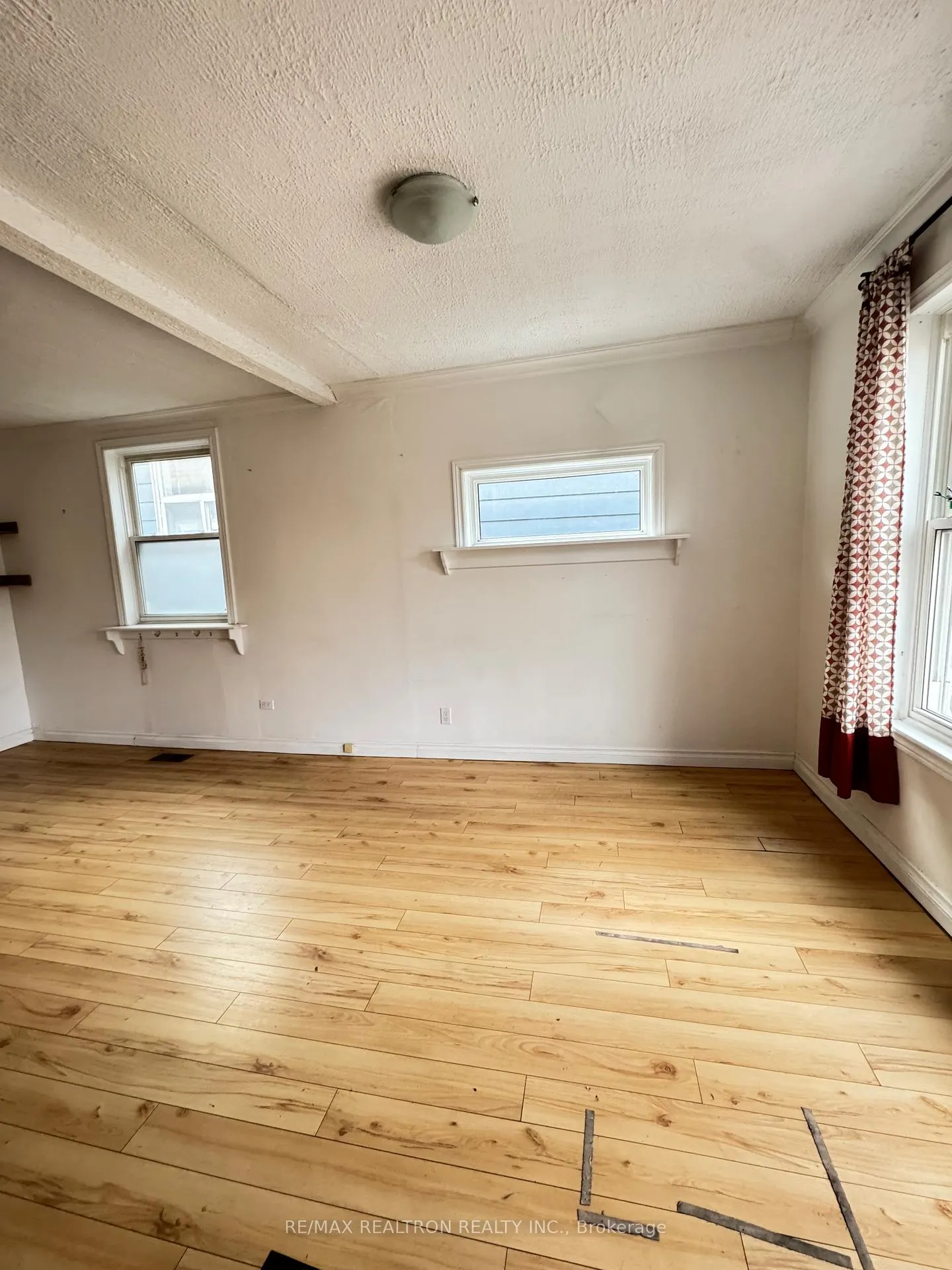 Photo 6 of 123 Rhodes Avenue, Toronto, Greenwood-Coxwell — HOMEH