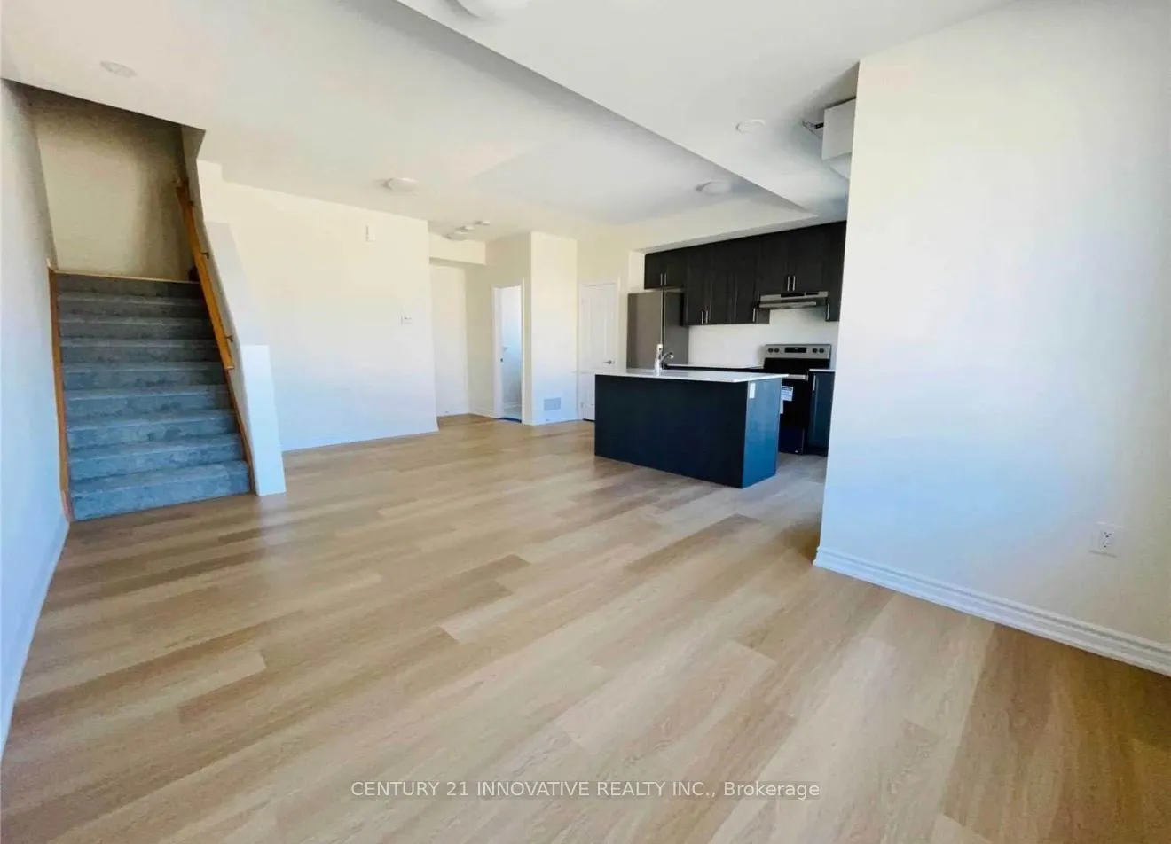 Photo 4 of Unit 9, 470 Beresford Path, Oshawa, Central — HOMEH