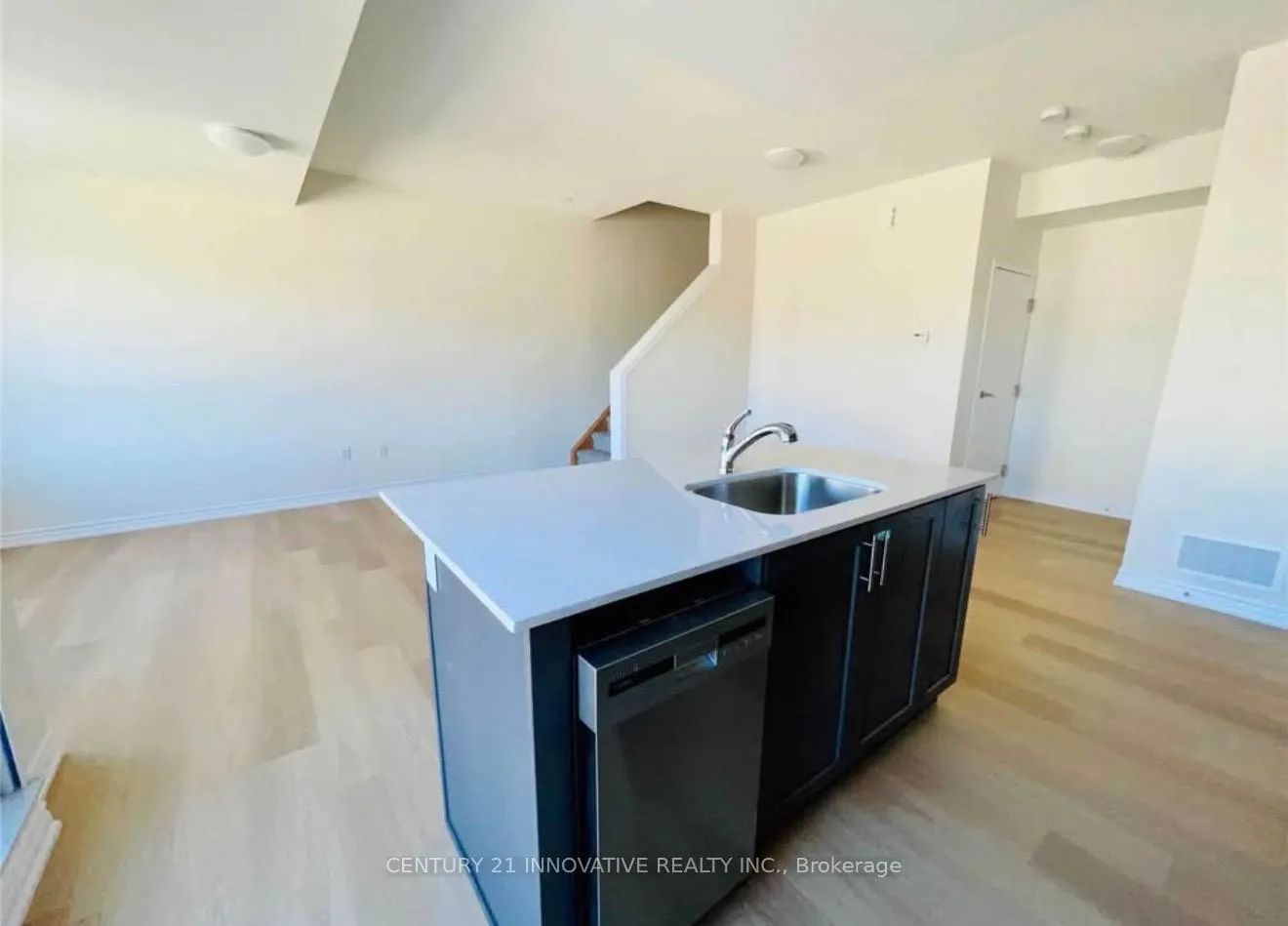 Photo 7 of Unit 9, 470 Beresford Path, Oshawa, Central — HOMEH