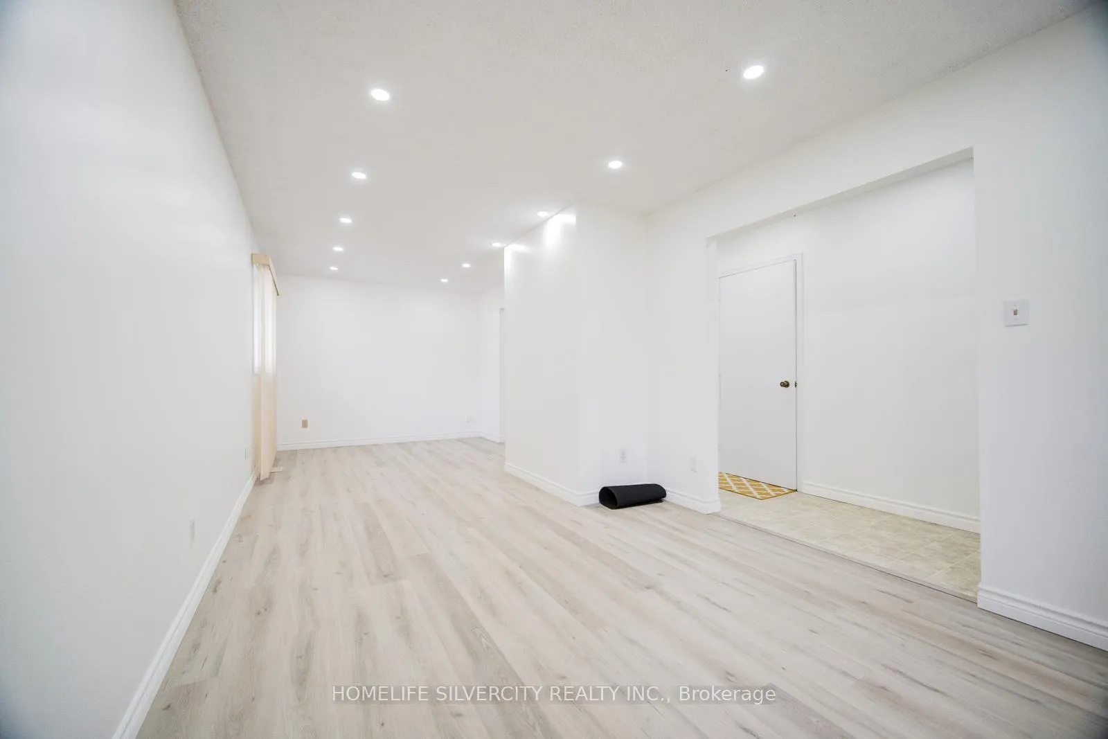 Photo 5 of 196 Millwood Crescent, Kitchener — HOMEH