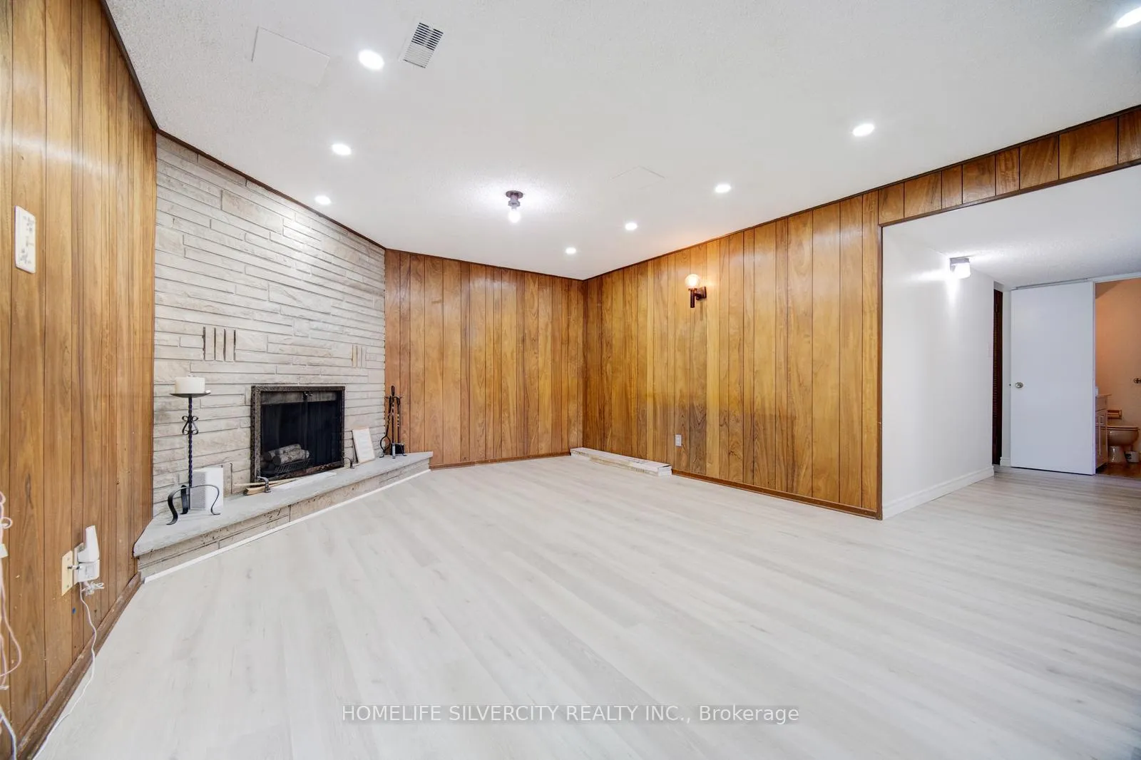 Photo 17 of 196 Millwood Crescent, Kitchener — HOMEH