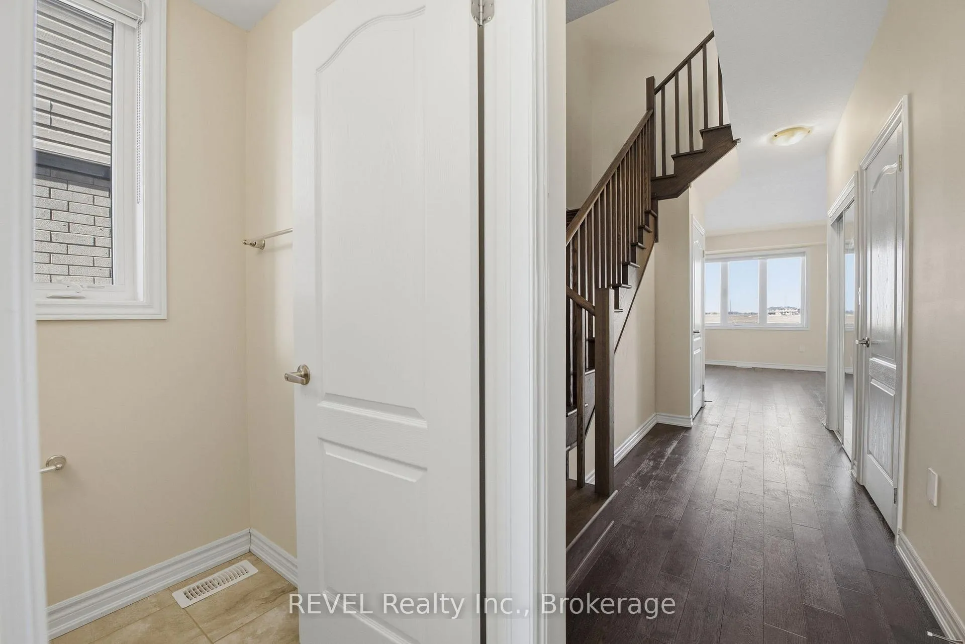 Photo 4 of 179 Vanilla Trail, Thorold, Rolling Meadows — HOMEH