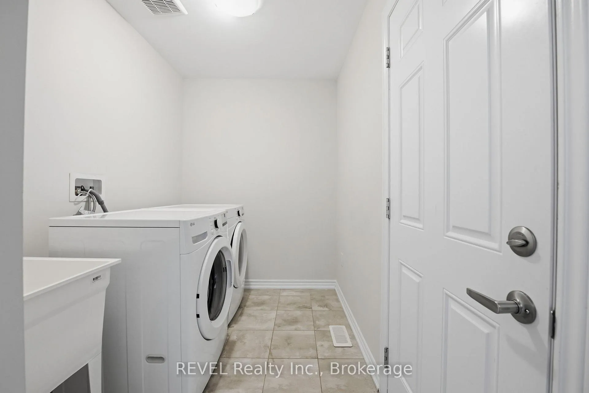 Photo 6 of 179 Vanilla Trail, Thorold, Rolling Meadows — HOMEH