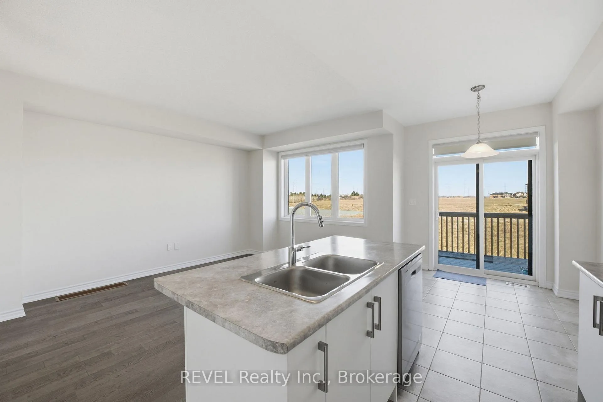 Photo 8 of 179 Vanilla Trail, Thorold, Rolling Meadows — HOMEH