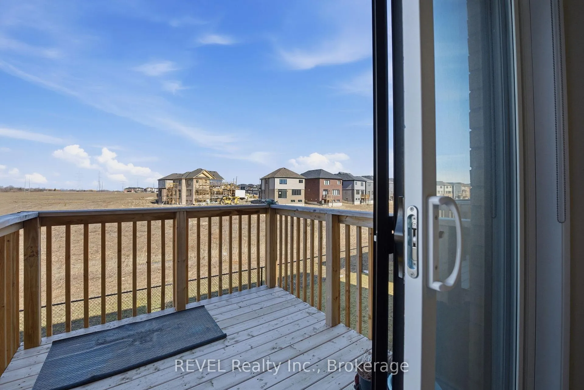 Photo 10 of 179 Vanilla Trail, Thorold, Rolling Meadows — HOMEH