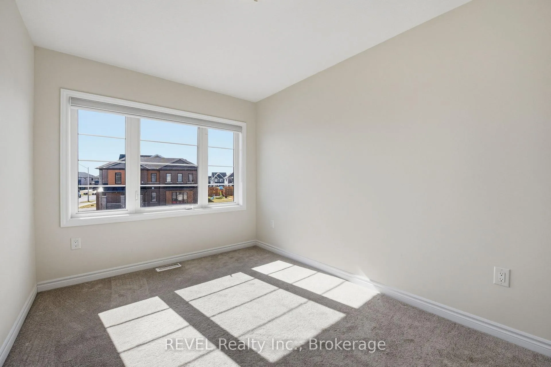 Photo 17 of 179 Vanilla Trail, Thorold, Rolling Meadows — HOMEH