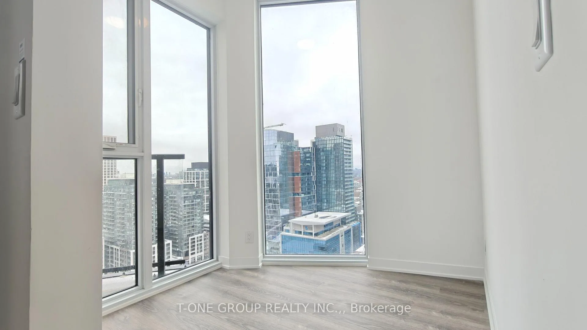 Photo 9 of Unit 2803, 180 Front Street E, Toronto, Moss Park — HOMEH