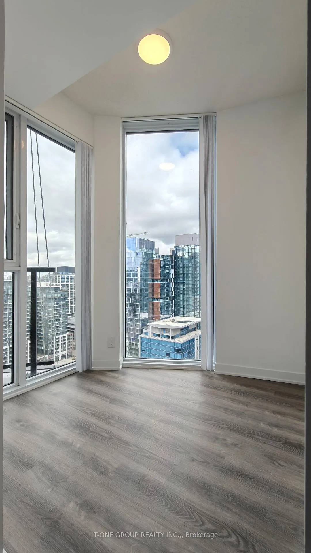 Photo 10 of Unit 2803, 180 Front Street E, Toronto, Moss Park — HOMEH