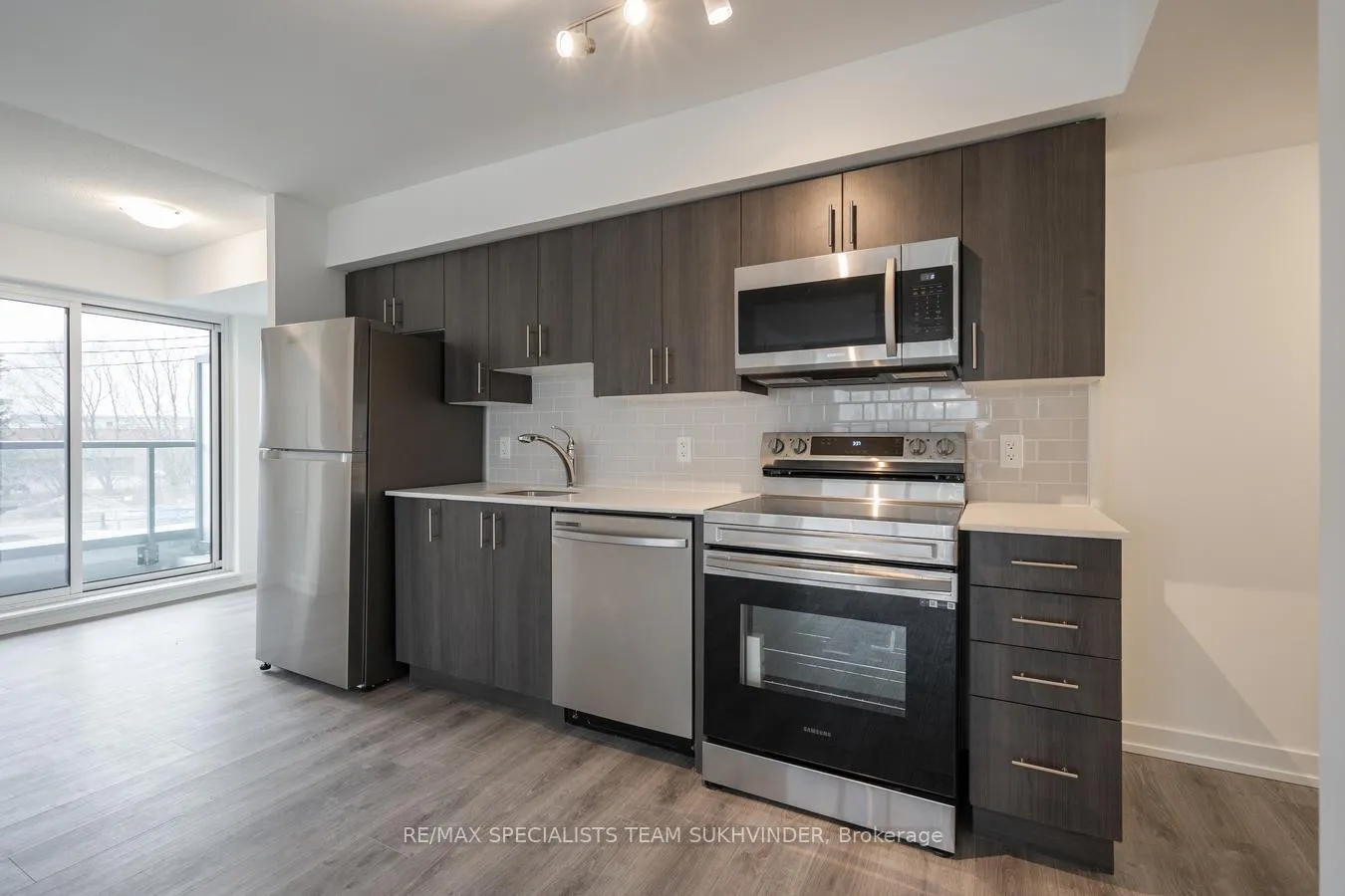 Photo 11 of Unit 218, 1480 Bayly Street, Pickering, Bay Ridges — HOMEH