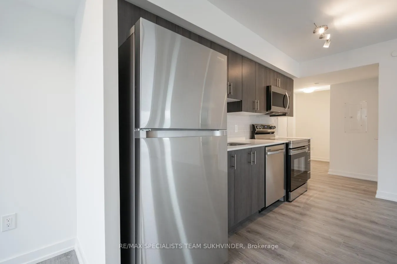 Photo 16 of Unit 218, 1480 Bayly Street, Pickering, Bay Ridges — HOMEH