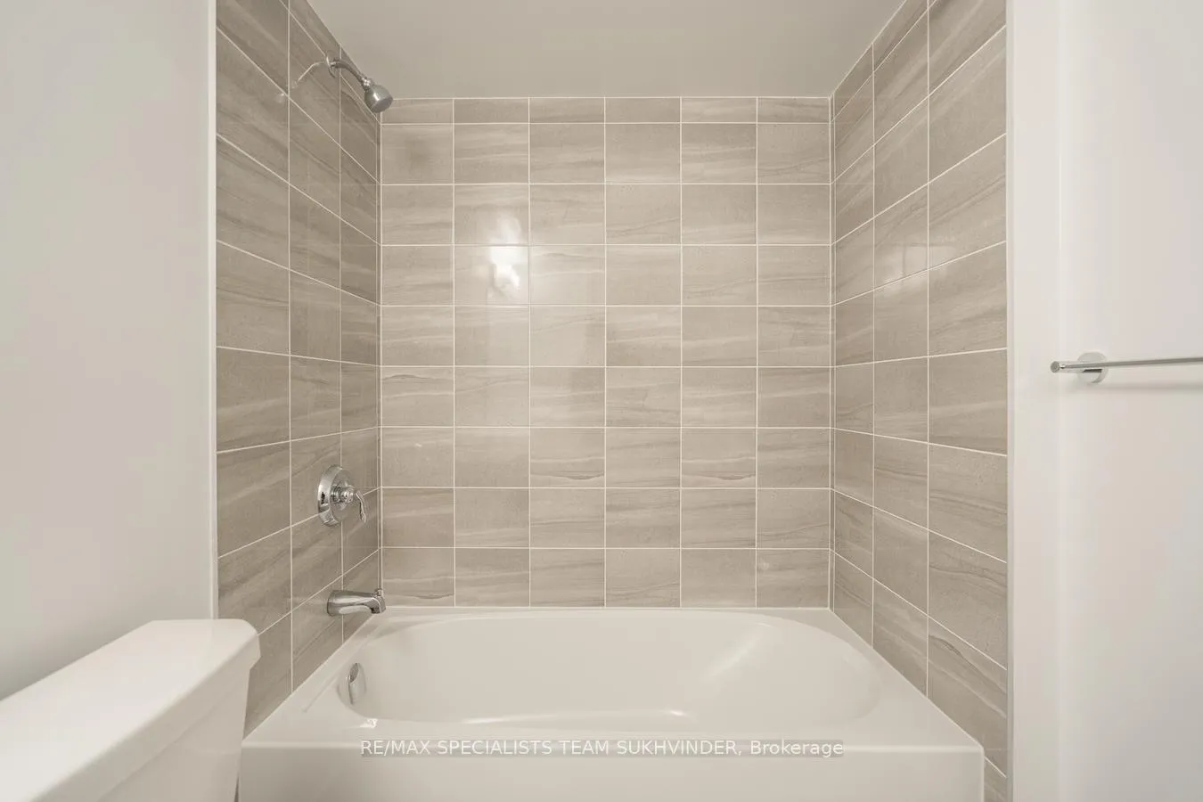 Photo 24 of Unit 218, 1480 Bayly Street, Pickering, Bay Ridges — HOMEH