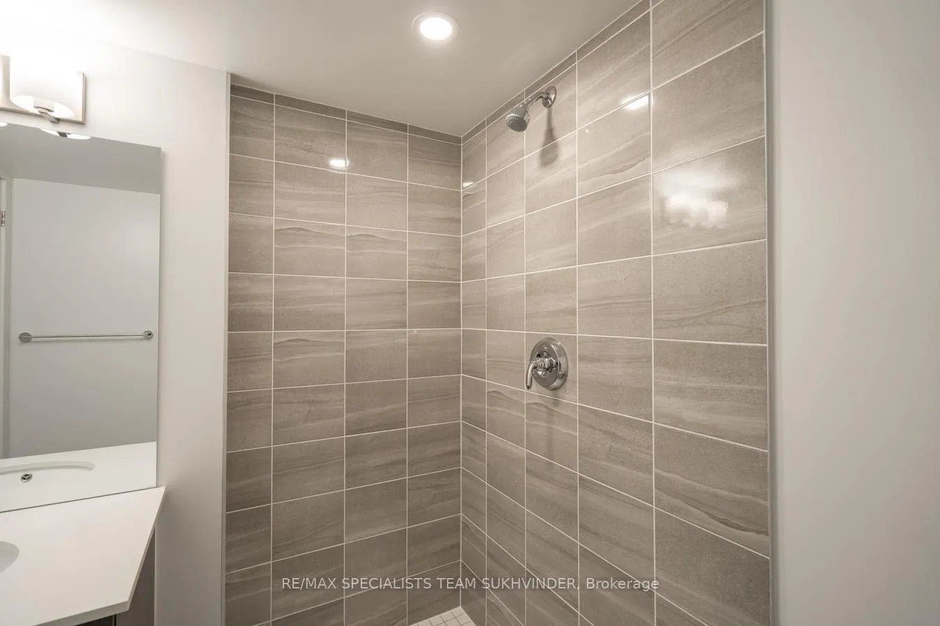 Photo 37 of Unit 218, 1480 Bayly Street, Pickering, Bay Ridges — HOMEH