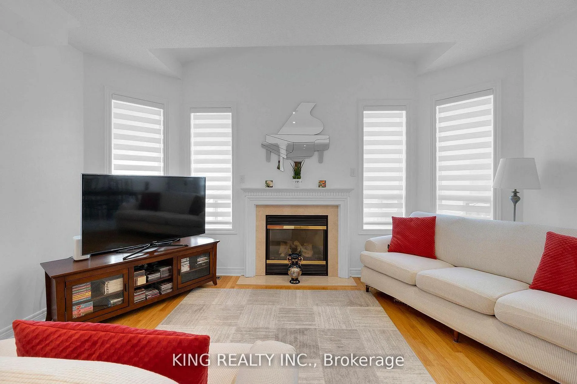 Photo 5 of 66 Saffron Crescent, Brampton, Bramalea North Industrial — HOMEH