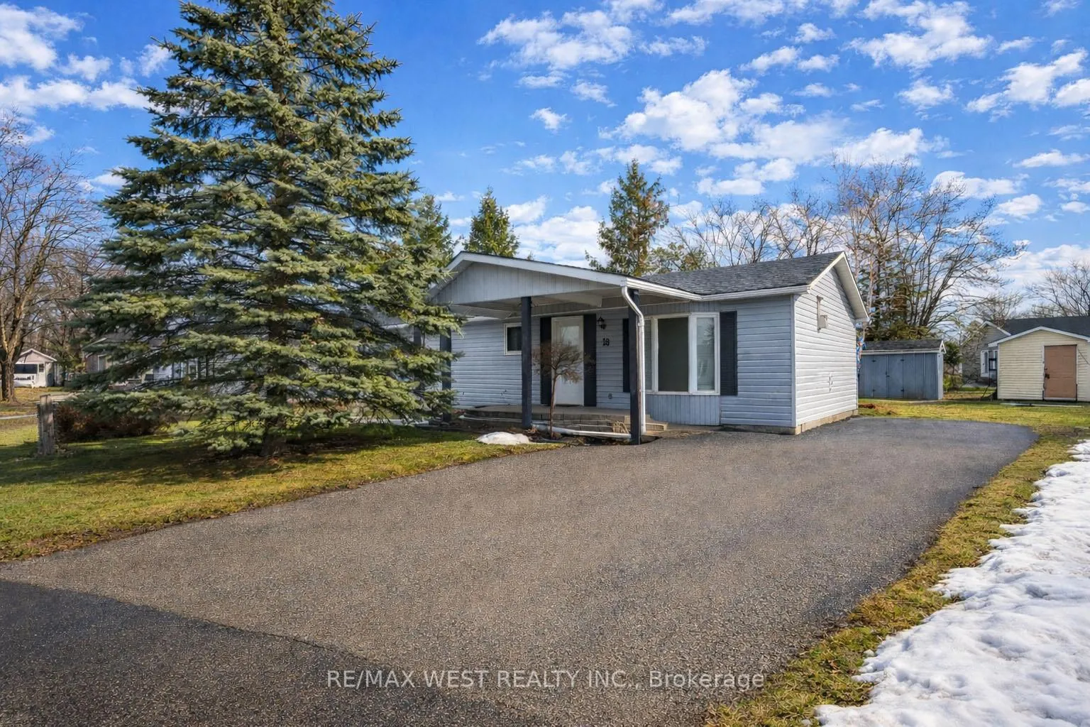 Photo 1 of 18 Maple Leaf Terrace, Innisfil, Cookstown — HOMEH