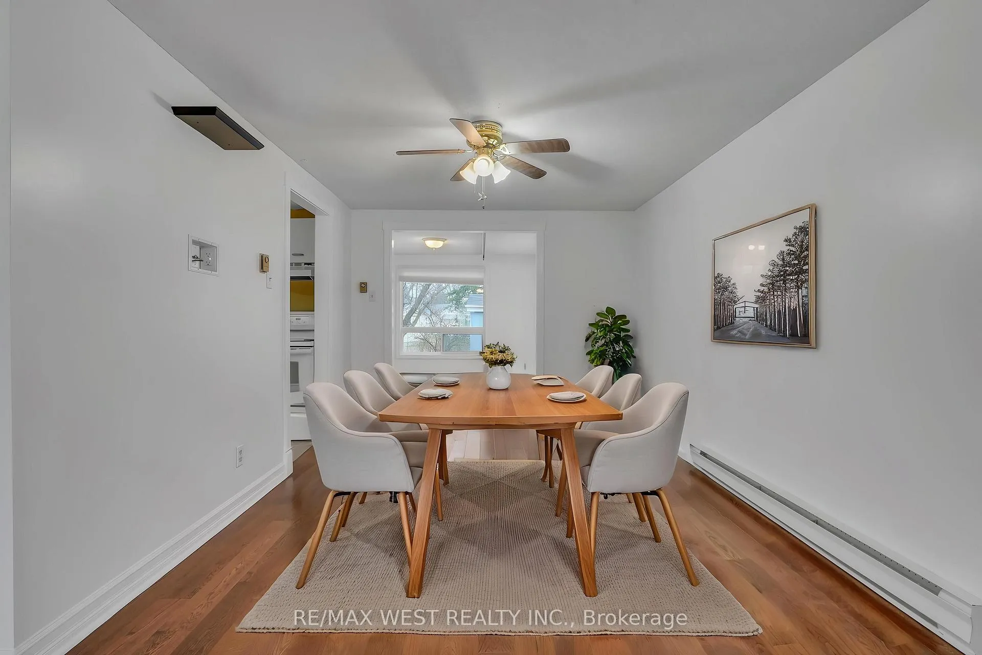 Photo 4 of 18 Maple Leaf Terrace, Innisfil, Cookstown — HOMEH
