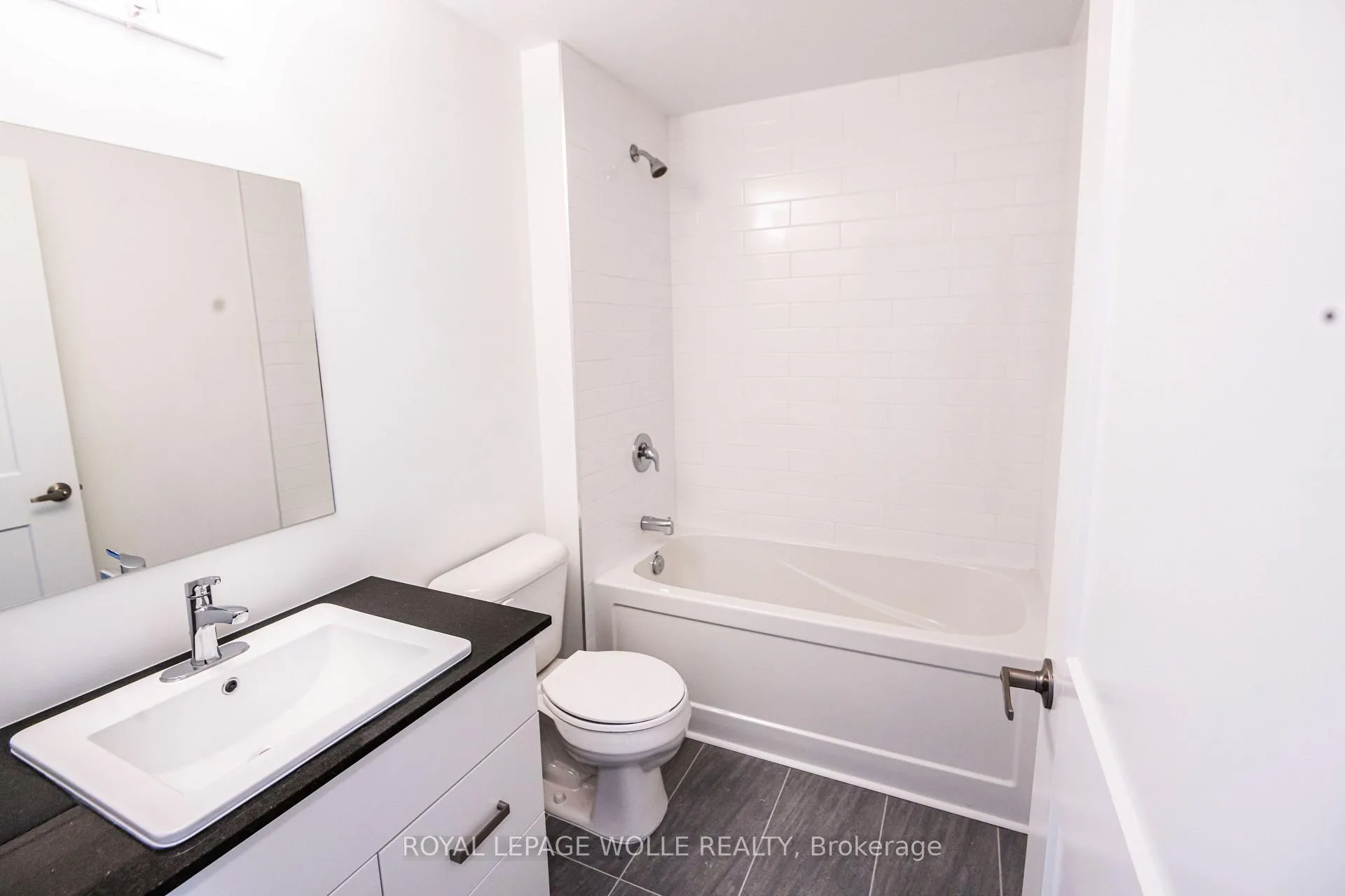 Photo 9 of Unit 2209, 108 Garment Street, Kitchener — HOMEH