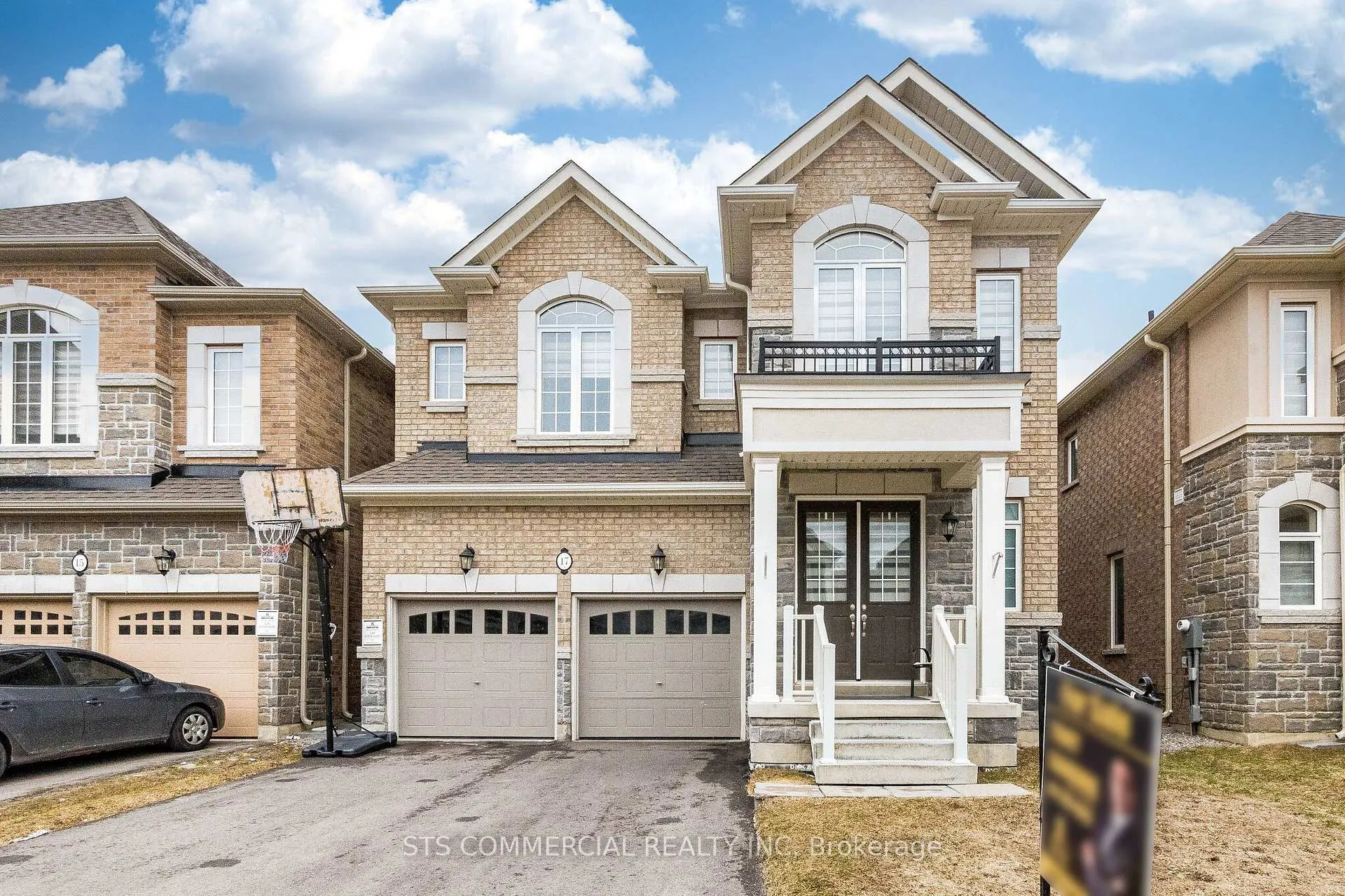 Photo 1 of 17 Kambalda Road, Brampton, Northwest Brampton — HOMEH