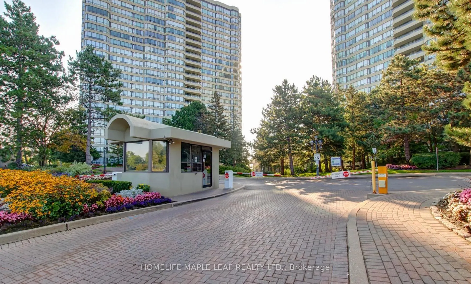 Photo 1 of Unit 407, 24 Hanover Road, Brampton, Queen Street Corridor — HOMEH