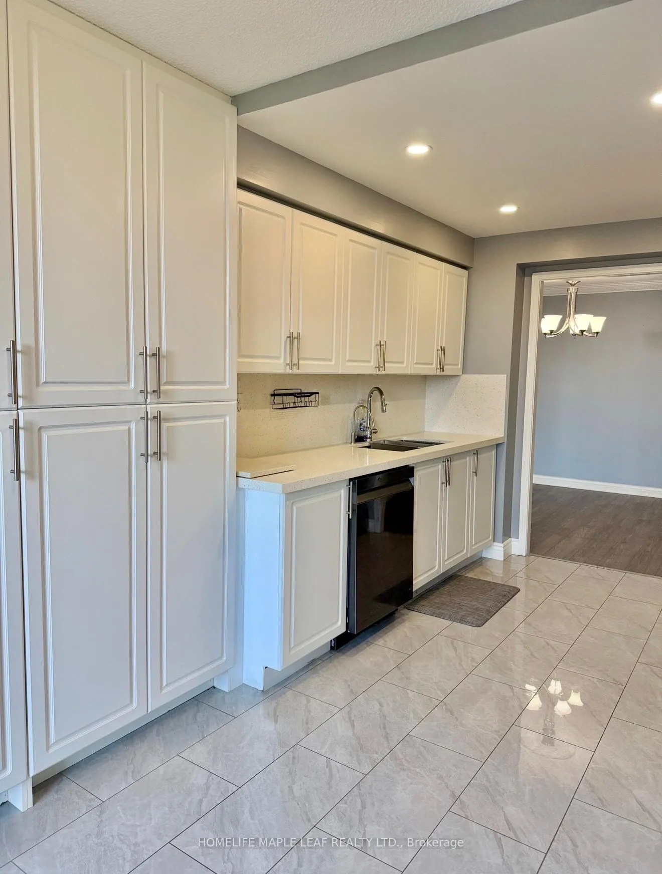 Photo 11 of Unit 407, 24 Hanover Road, Brampton, Queen Street Corridor — HOMEH