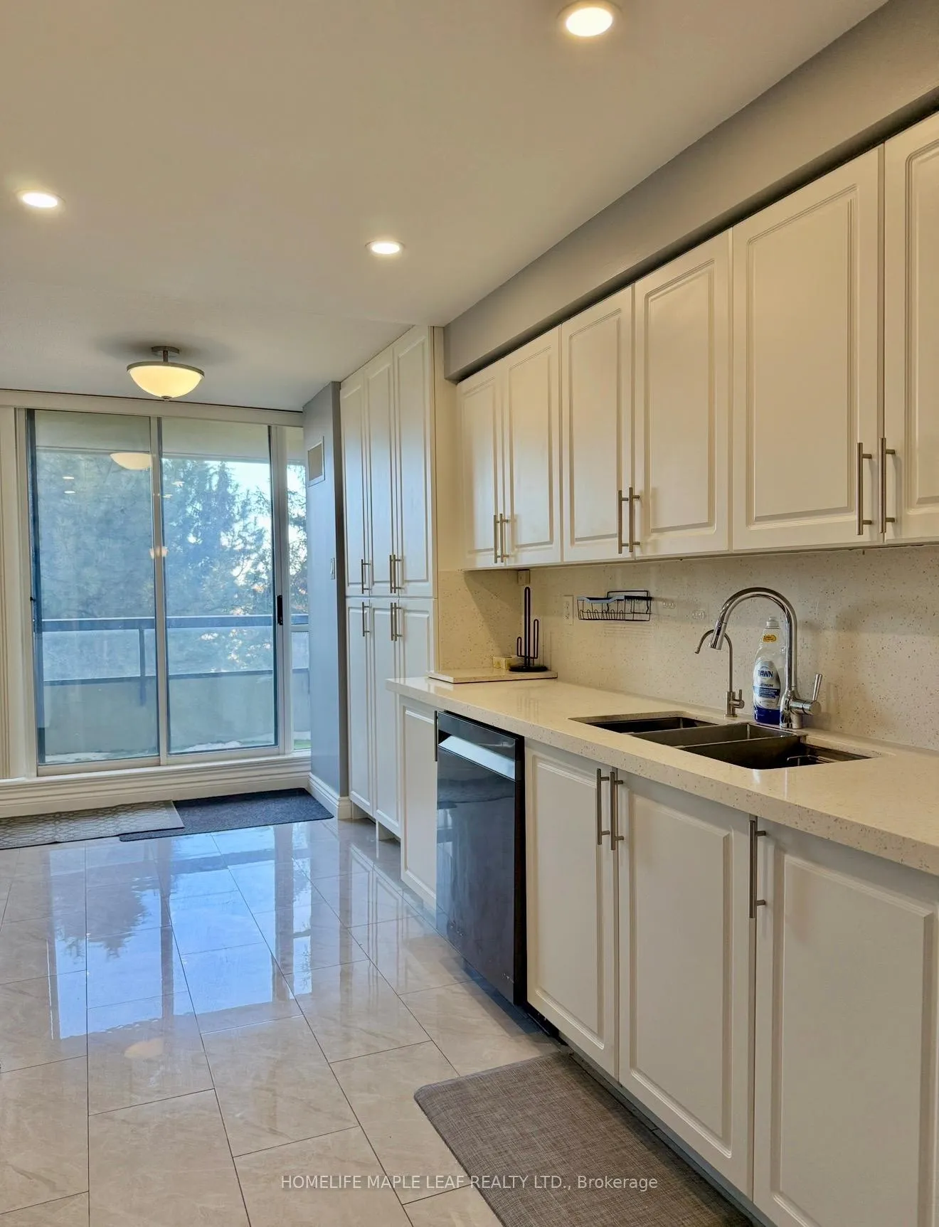 Photo 14 of Unit 407, 24 Hanover Road, Brampton, Queen Street Corridor — HOMEH