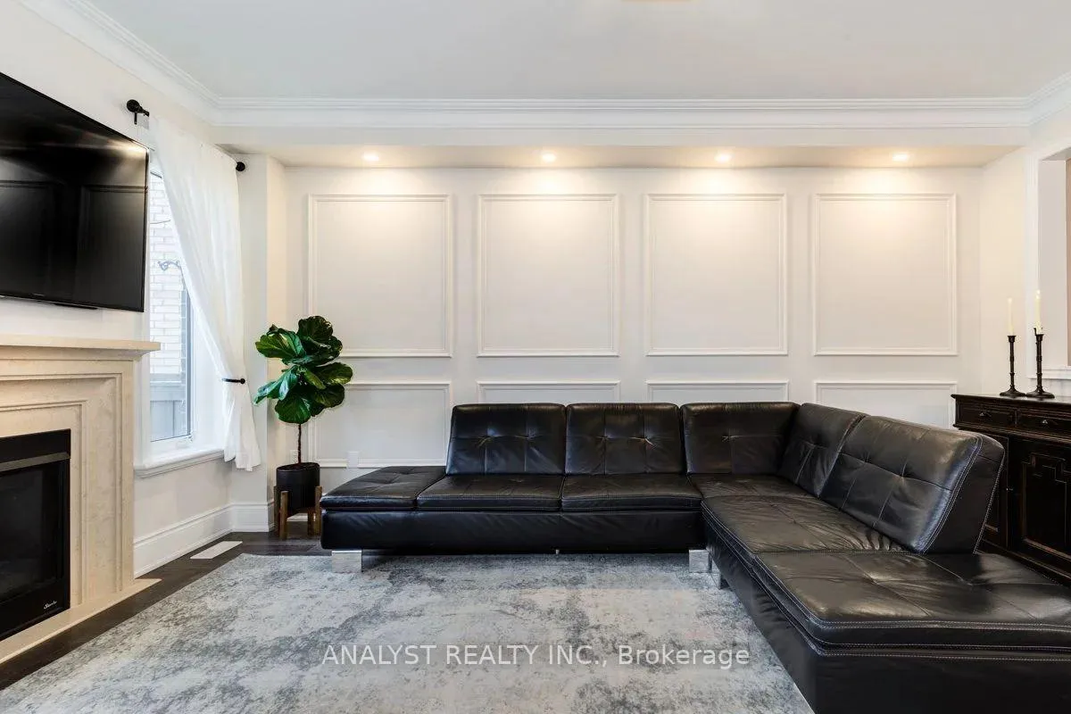 Photo 15 of 35 Bright Land Drive, Vaughan, Kleinburg — HOMEH