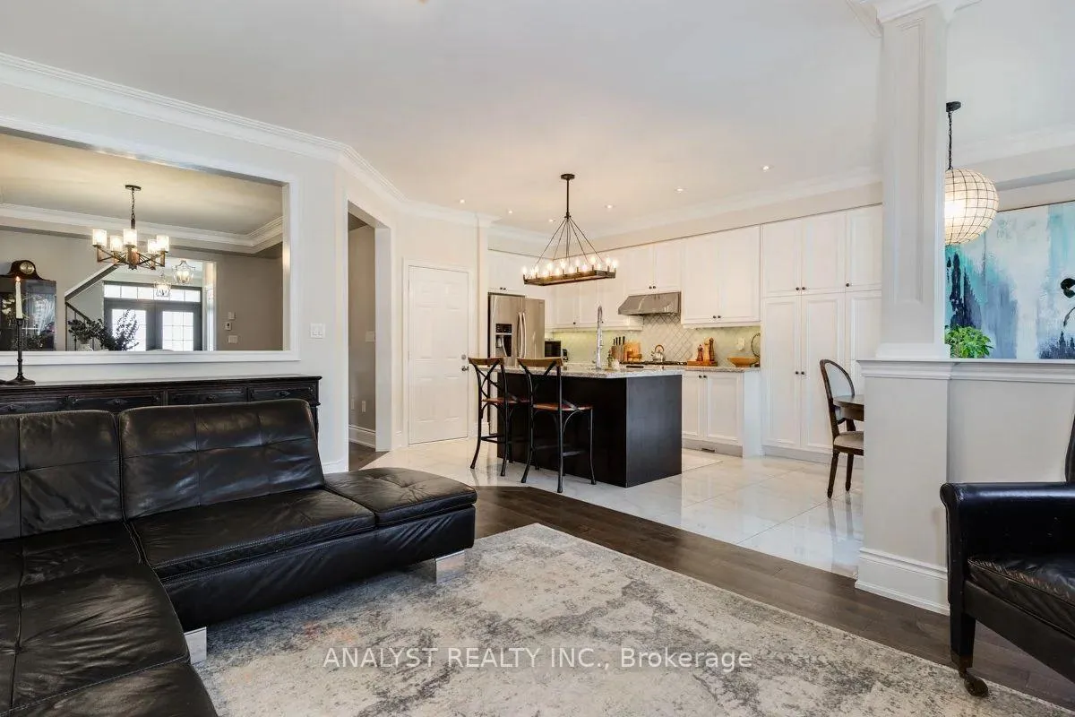 Photo 17 of 35 Bright Land Drive, Vaughan, Kleinburg — HOMEH