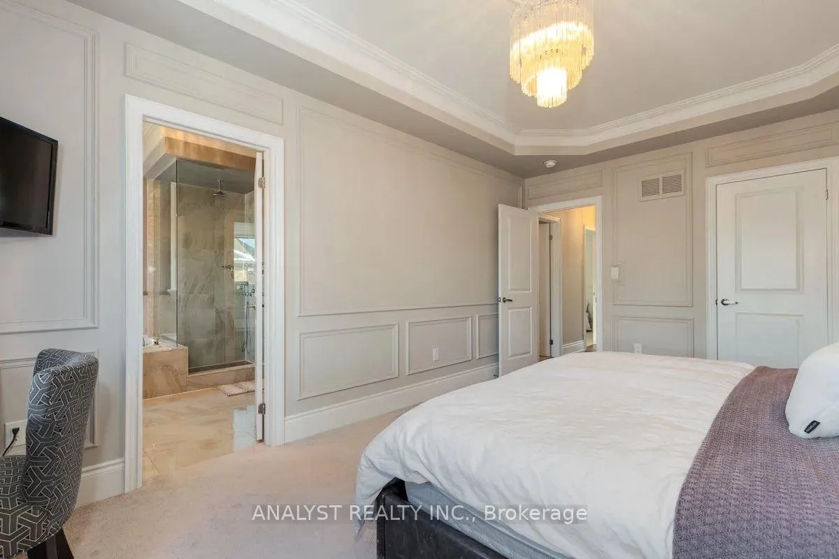 Photo 24 of 35 Bright Land Drive, Vaughan, Kleinburg — HOMEH
