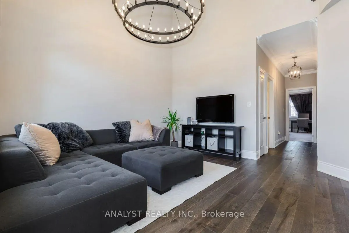 Photo 25 of 35 Bright Land Drive, Vaughan, Kleinburg — HOMEH