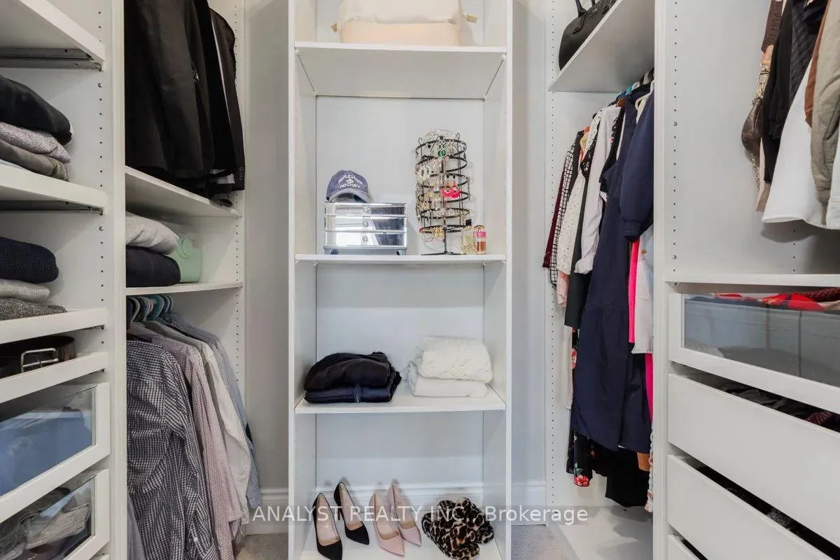 Photo 27 of 35 Bright Land Drive, Vaughan, Kleinburg — HOMEH