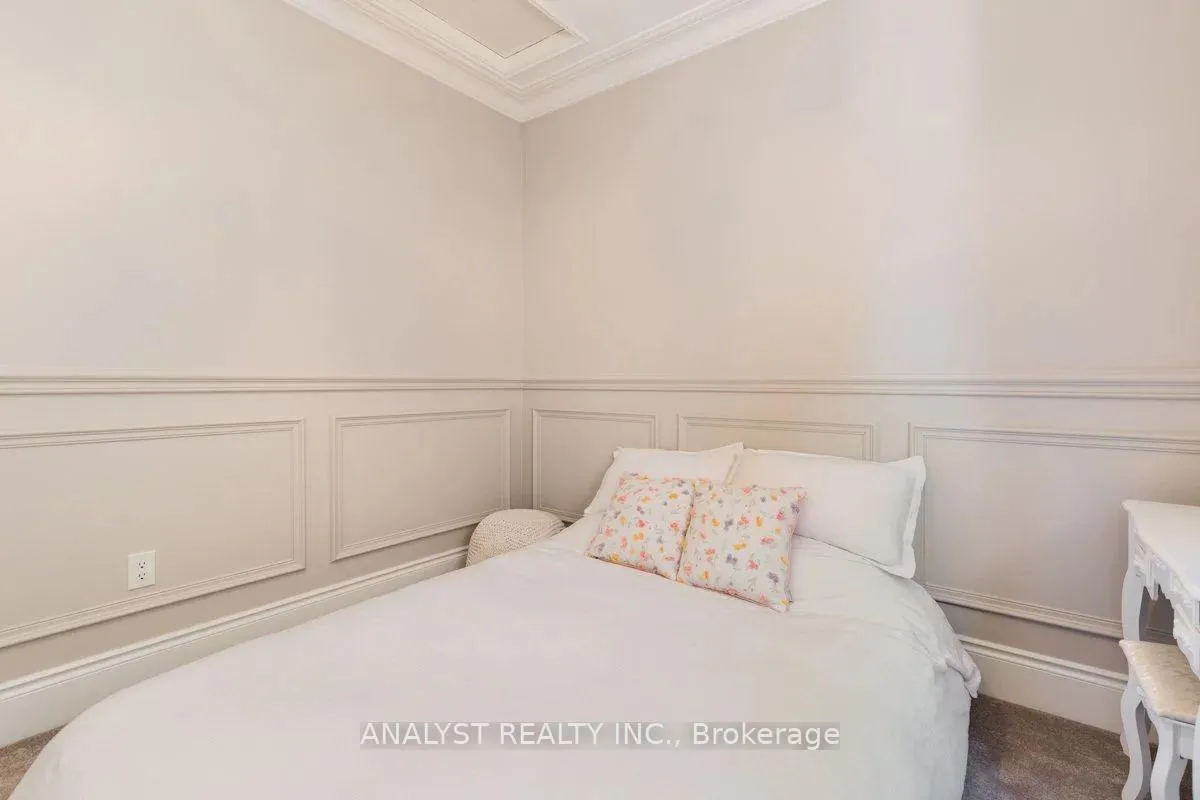 Photo 32 of 35 Bright Land Drive, Vaughan, Kleinburg — HOMEH