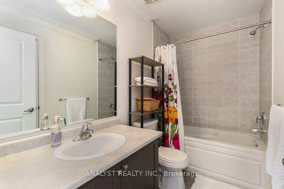 Photo 37 of 35 Bright Land Drive, Vaughan, Kleinburg — HOMEH