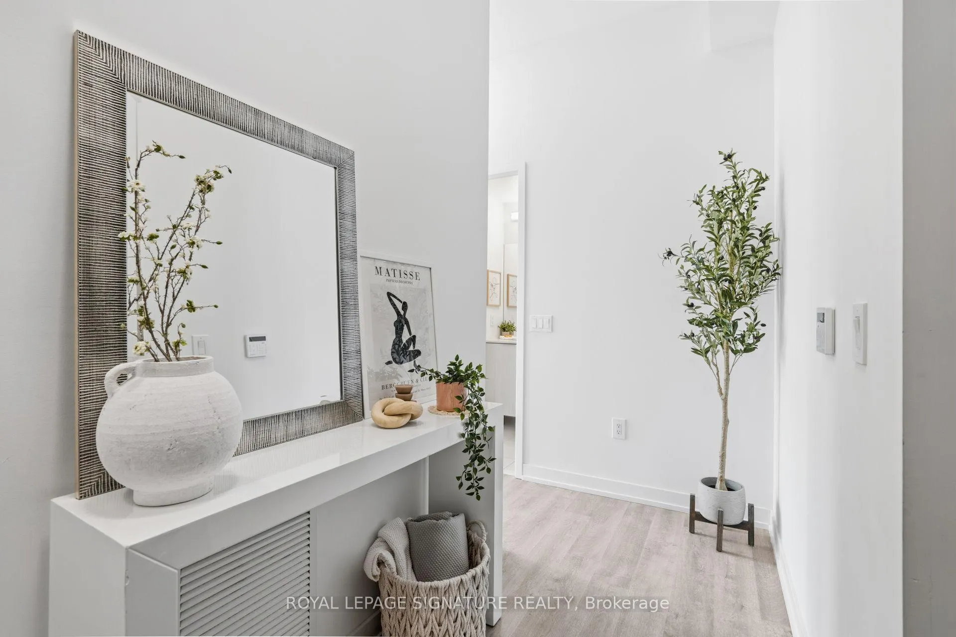 Photo 2 of Unit 1003, 158 Front Street E, Toronto, Moss Park — HOMEH