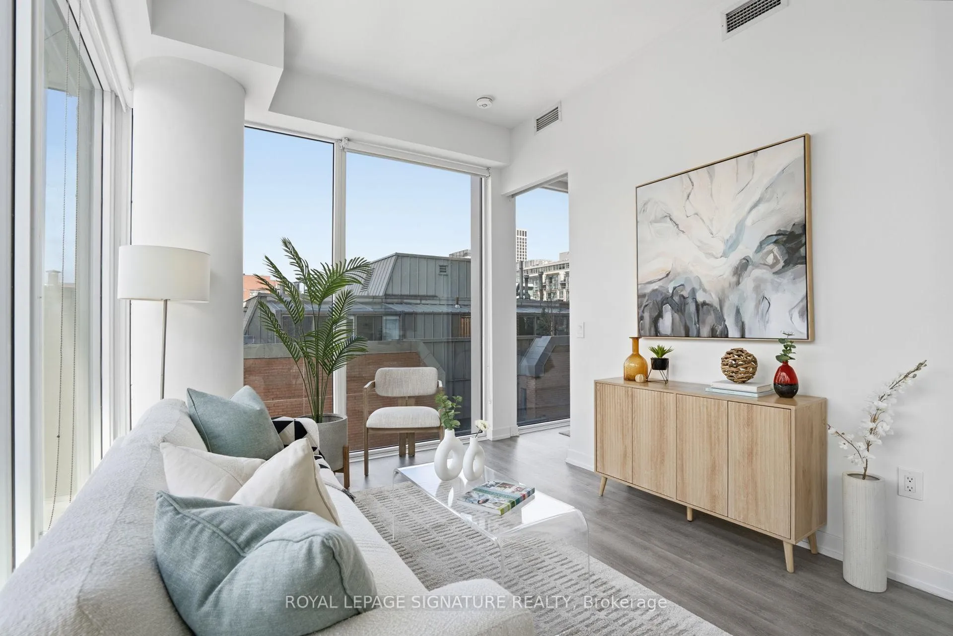 Photo 6 of Unit 1003, 158 Front Street E, Toronto, Moss Park — HOMEH