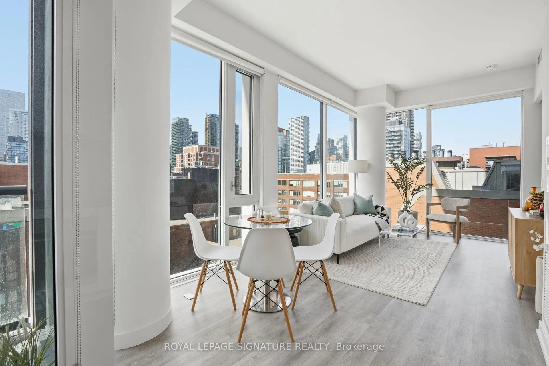 Photo 9 of Unit 1003, 158 Front Street E, Toronto, Moss Park — HOMEH