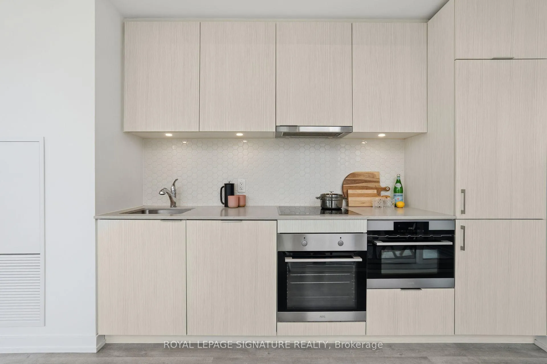 Photo 10 of Unit 1003, 158 Front Street E, Toronto, Moss Park — HOMEH