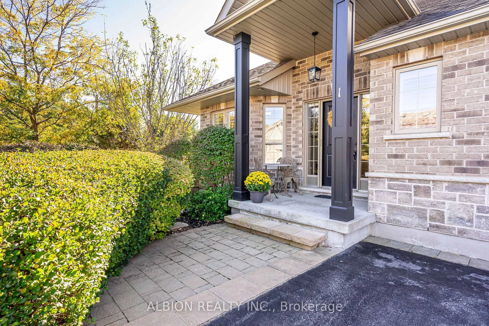Photo 3 of Unit 1, 8 Reddington Drive, Caledon, Rural Caledon — HOMEH
