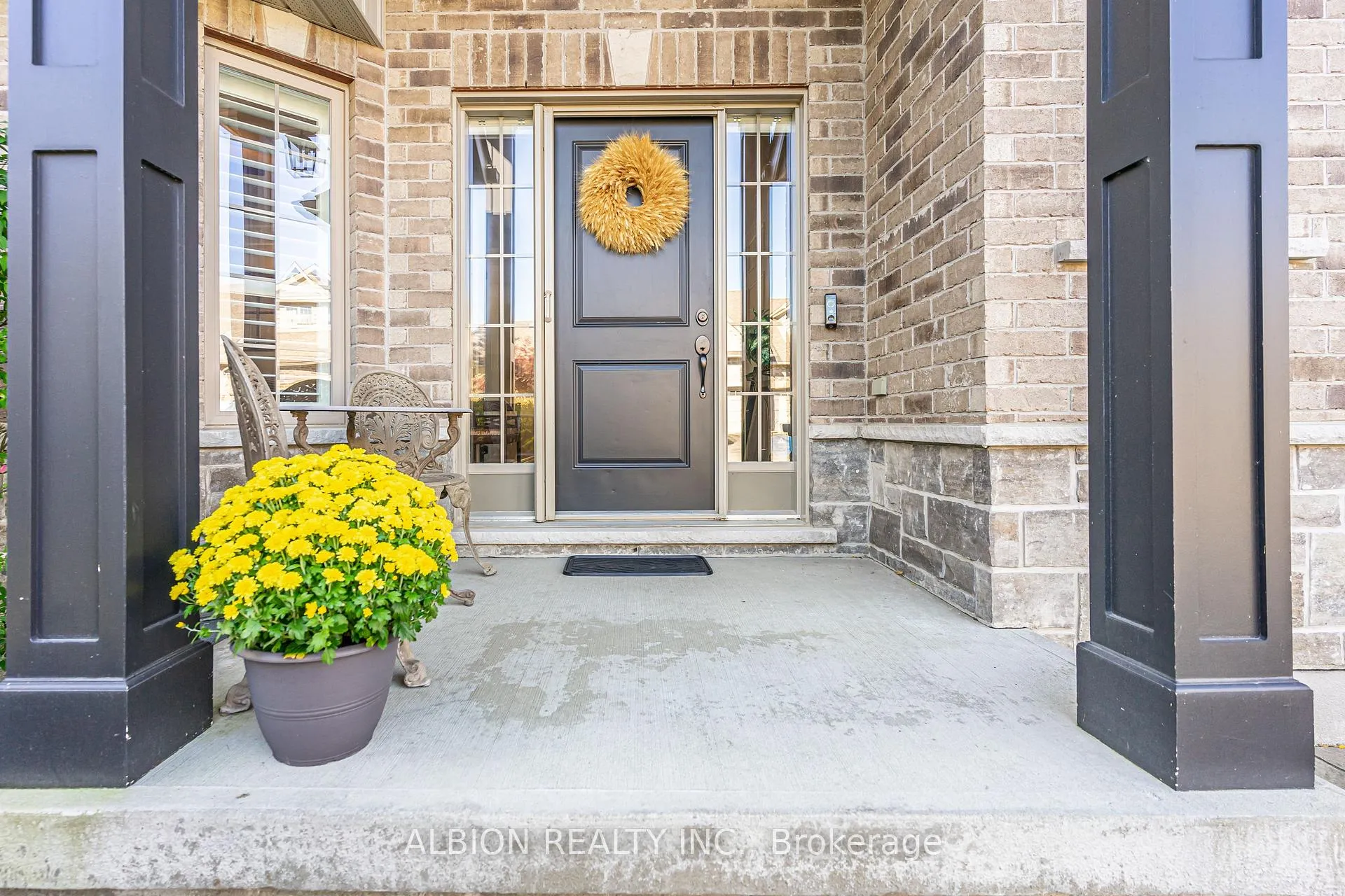 Photo 4 of Unit 1, 8 Reddington Drive, Caledon, Rural Caledon — HOMEH