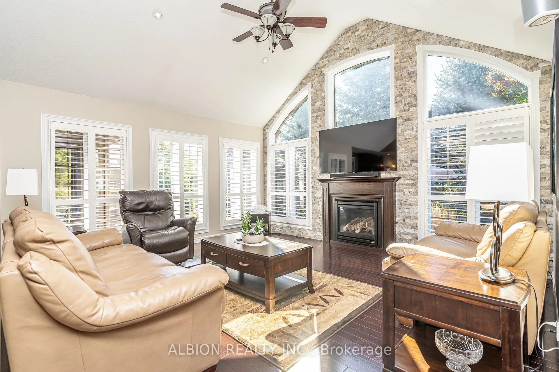 Photo 7 of Unit 1, 8 Reddington Drive, Caledon, Rural Caledon — HOMEH