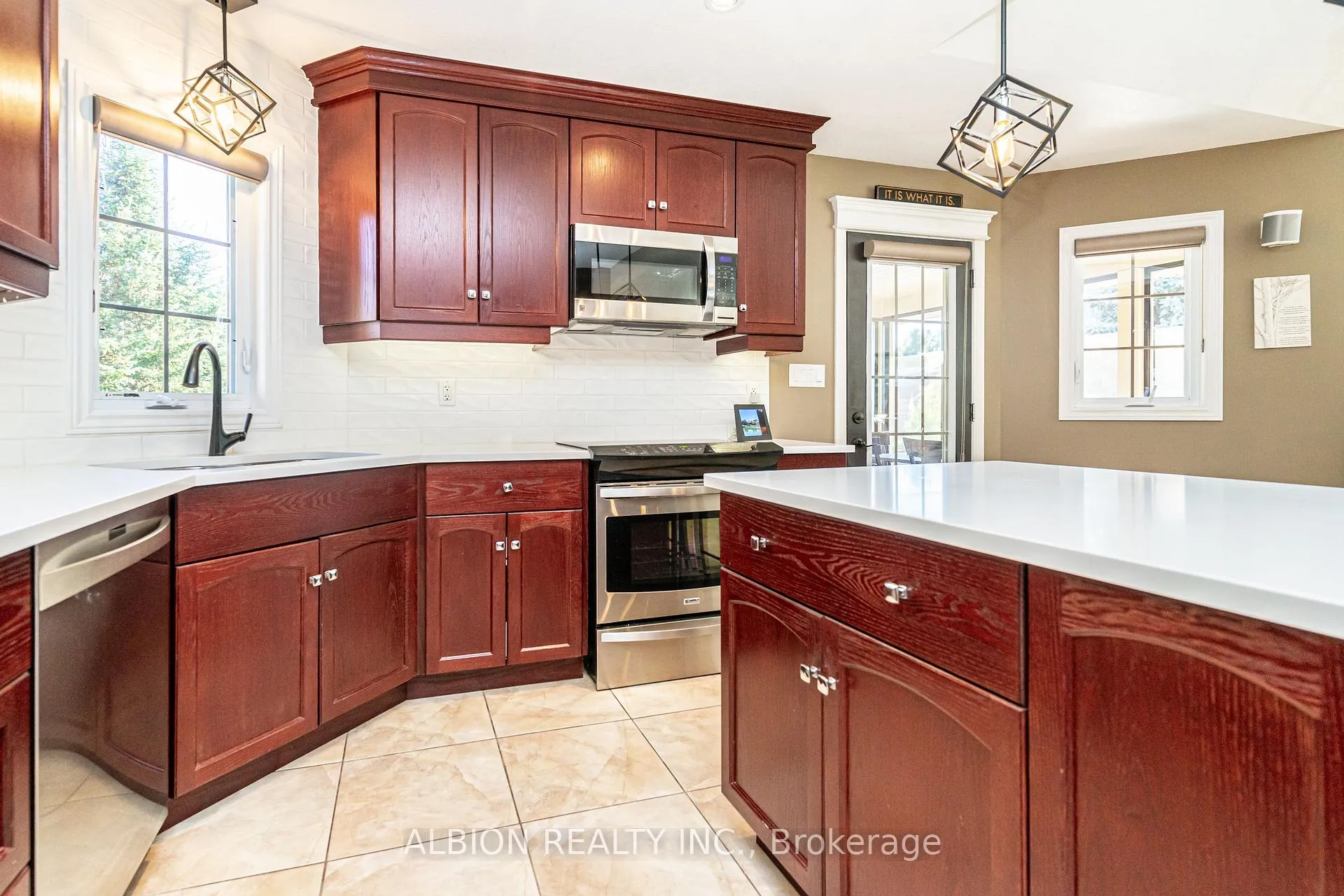 Photo 12 of Unit 1, 8 Reddington Drive, Caledon, Rural Caledon — HOMEH