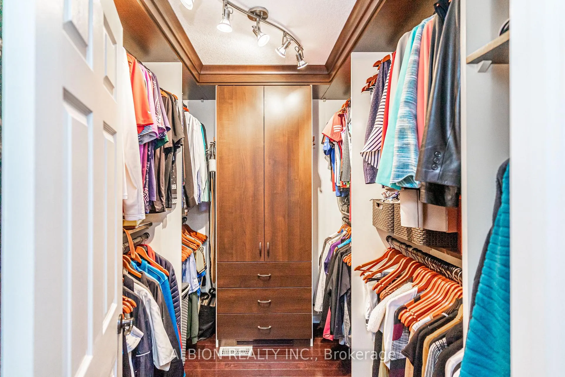 Photo 16 of Unit 1, 8 Reddington Drive, Caledon, Rural Caledon — HOMEH
