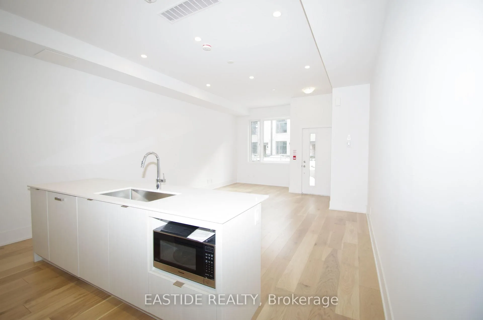 Photo 9 of Unit TH 6, 165 Pears Avenue, Toronto, The Annex — HOMEH