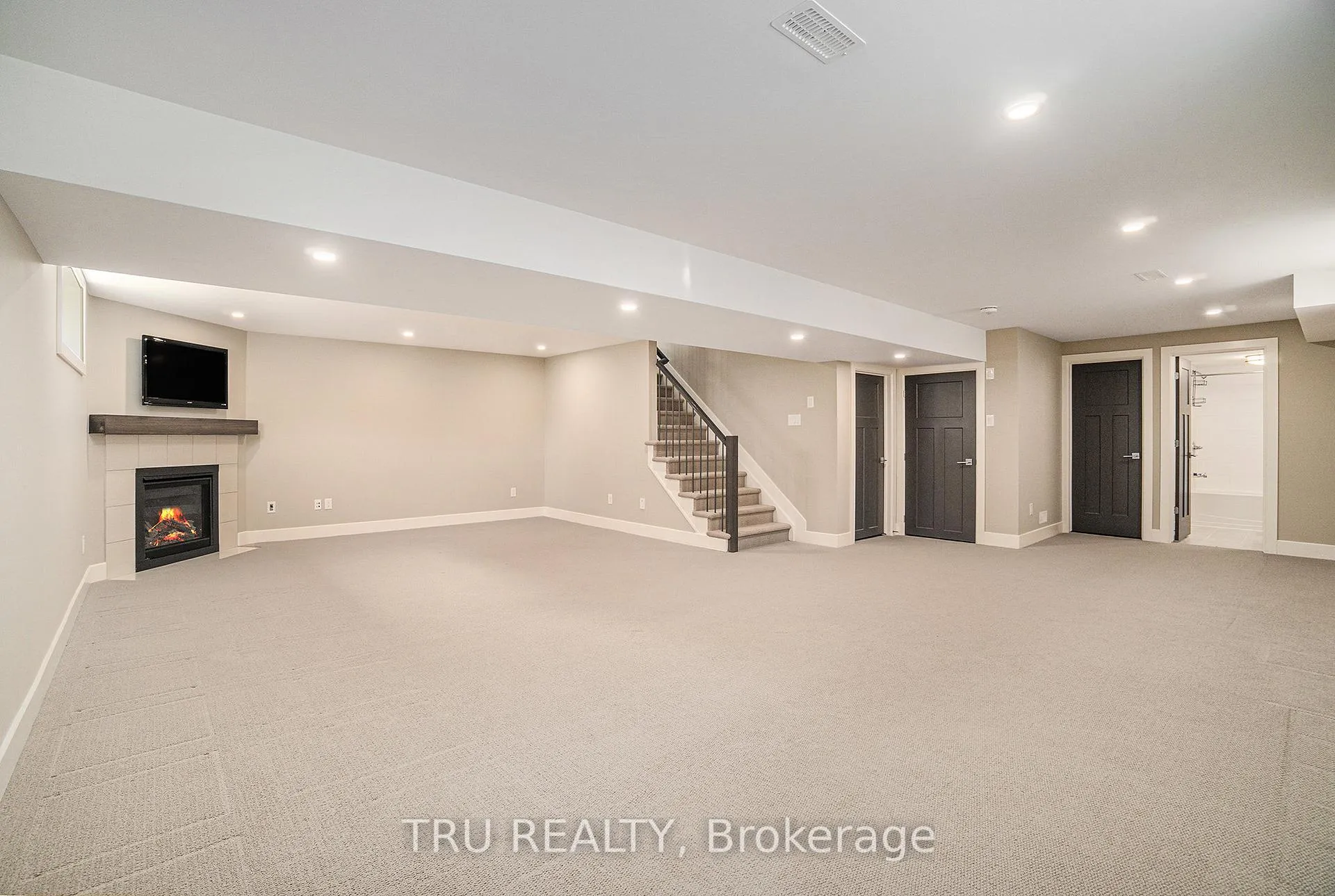 Photo 19 of 670 Parade Drive, Ottawa, Stittsville (South) — HOMEH