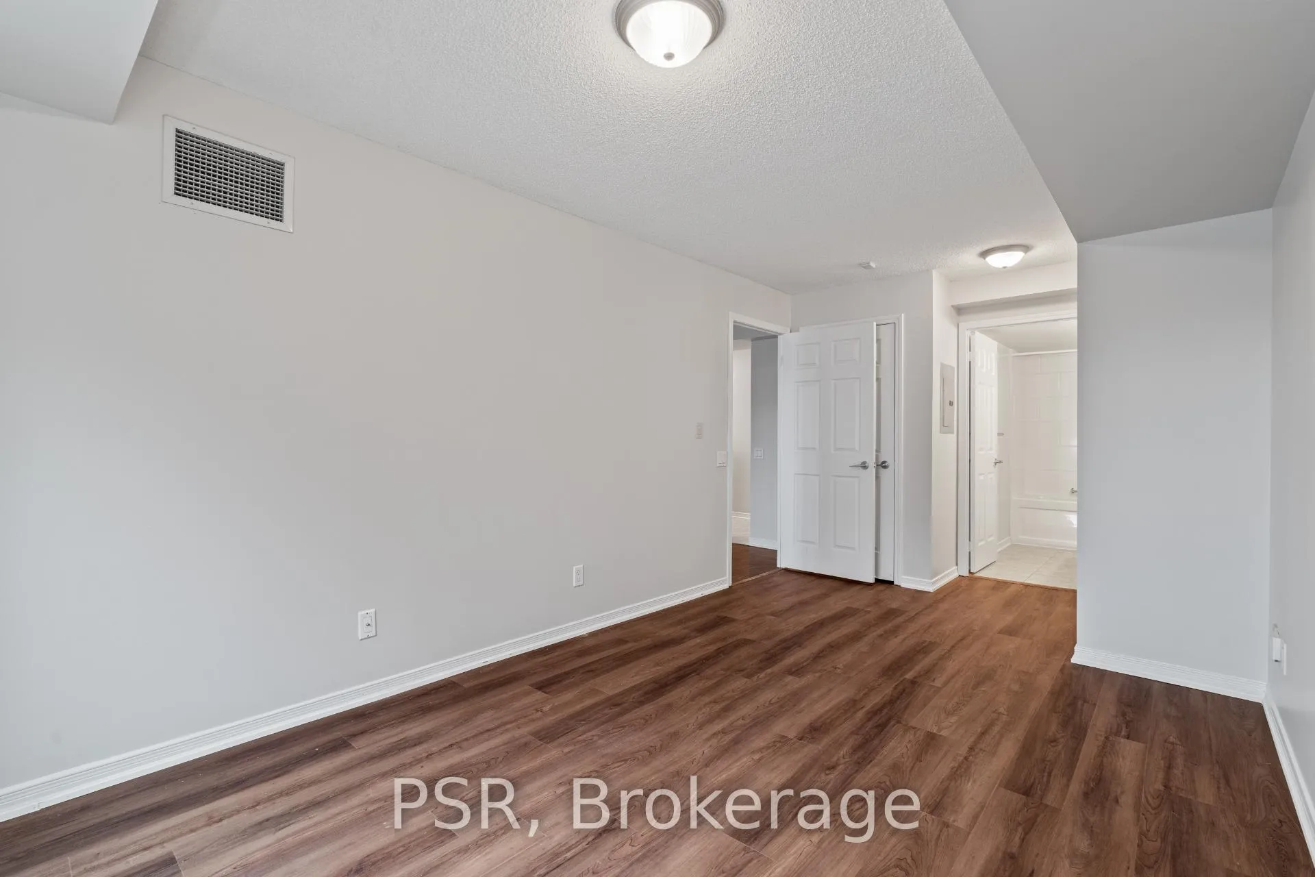 Photo 7 of Unit 112, 515 Rosewell Avenue, Toronto, Lawrence Park South — HOMEH