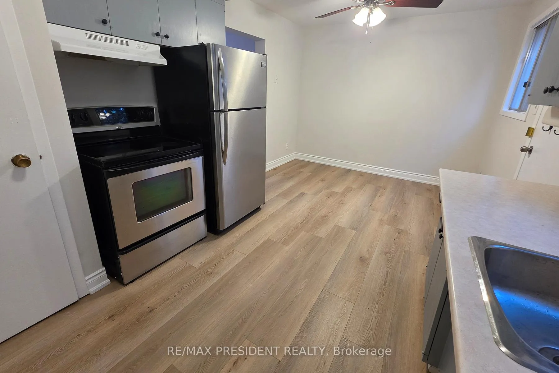 Photo 7 of 560B Brookhaven Crescent, Waterloo — HOMEH