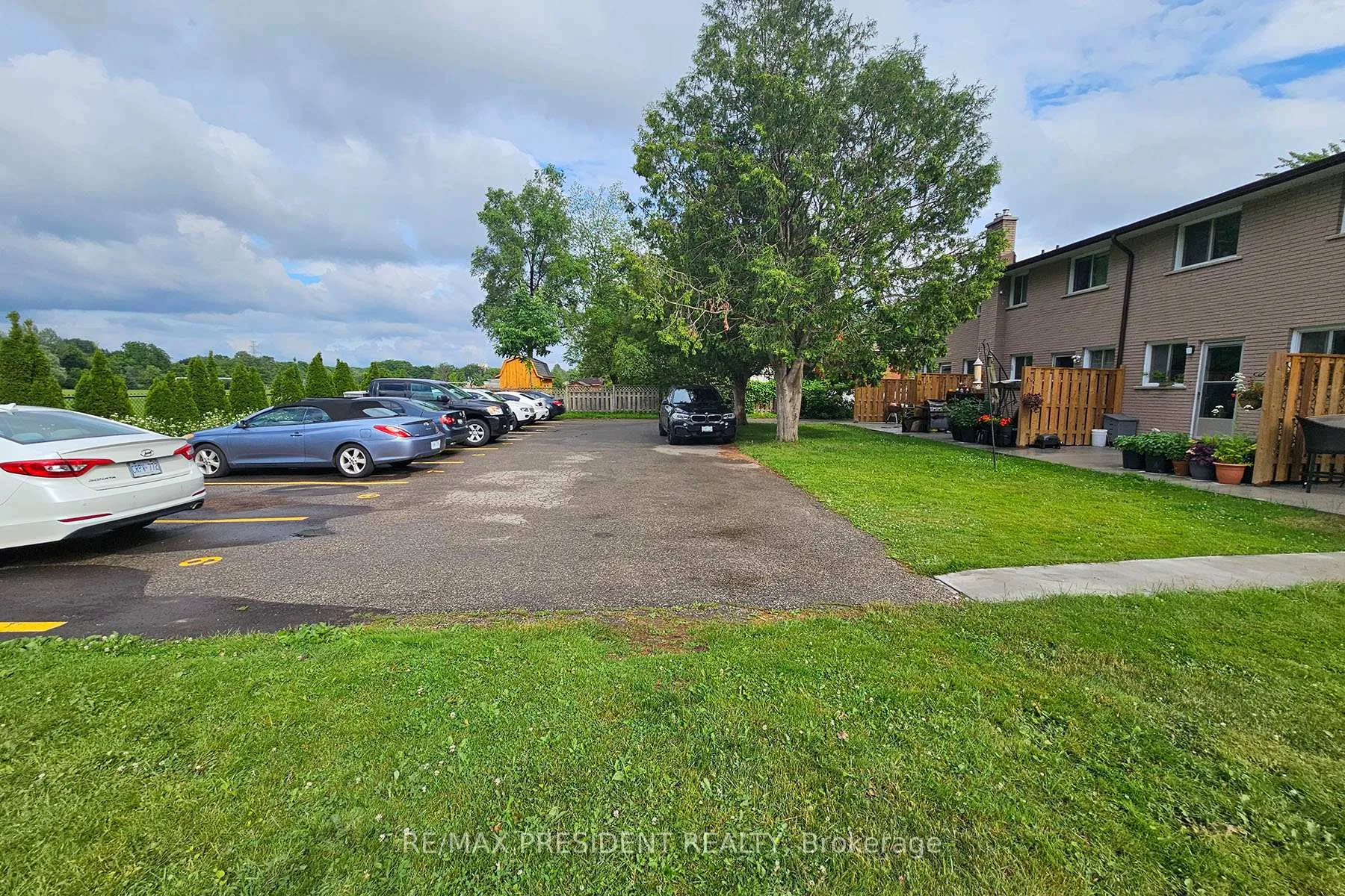 Photo 21 of 560B Brookhaven Crescent, Waterloo — HOMEH