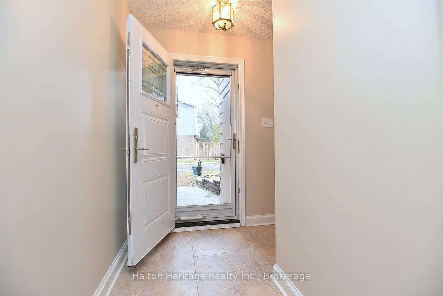 Photo 3 of Unit Unit 7, 457 Woodview Rd., Burlington, Roseland — HOMEH