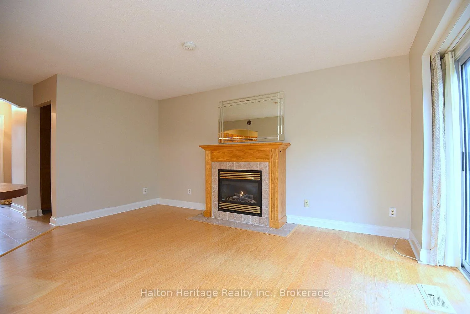 Photo 6 of Unit Unit 7, 457 Woodview Rd., Burlington, Roseland — HOMEH