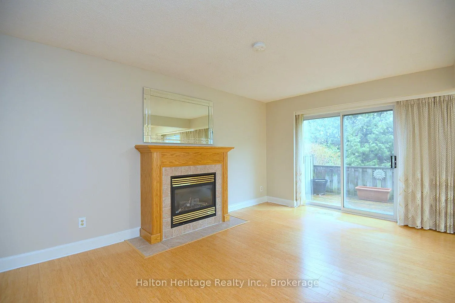 Photo 10 of Unit Unit 7, 457 Woodview Rd., Burlington, Roseland — HOMEH